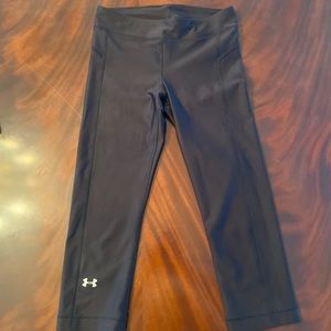 Under Armour cropped leggings size small!! New!!
